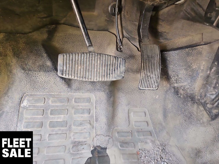 2015-ford-f550-image-21