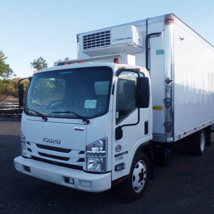 2017 ISUZU NPR