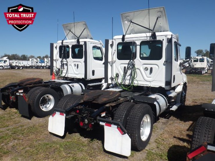 2022-freightliner-cascadia-126-image-7