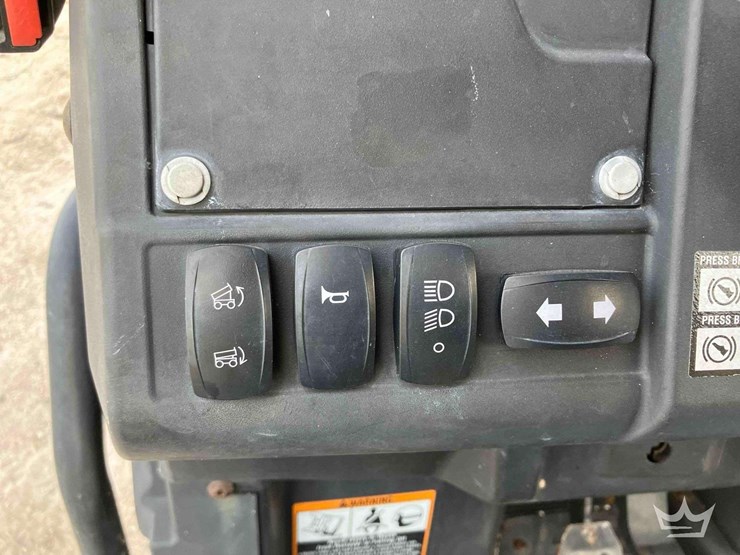 john-deere-gator-image-35