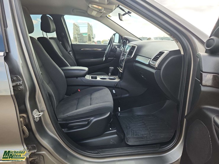 2012-jeep-grand-cherokee-image-27