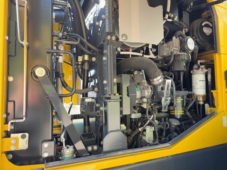 2022-komatsu-wa200-8-image-20
