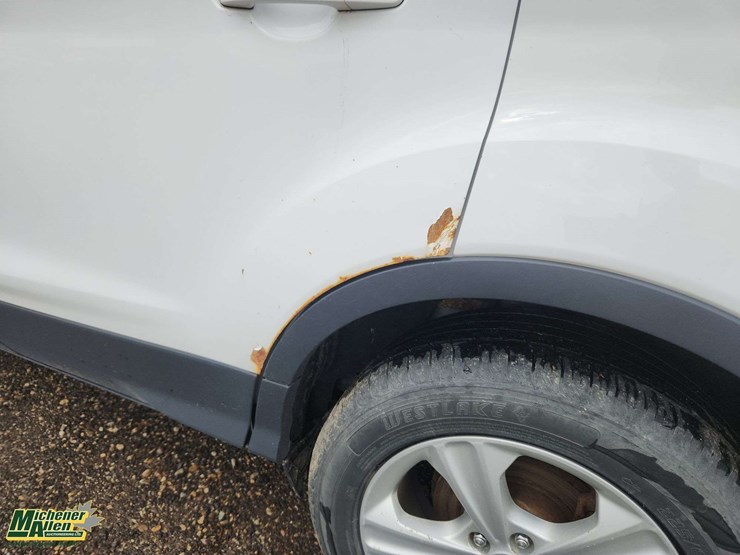 2015-ford-escape-se-image-60