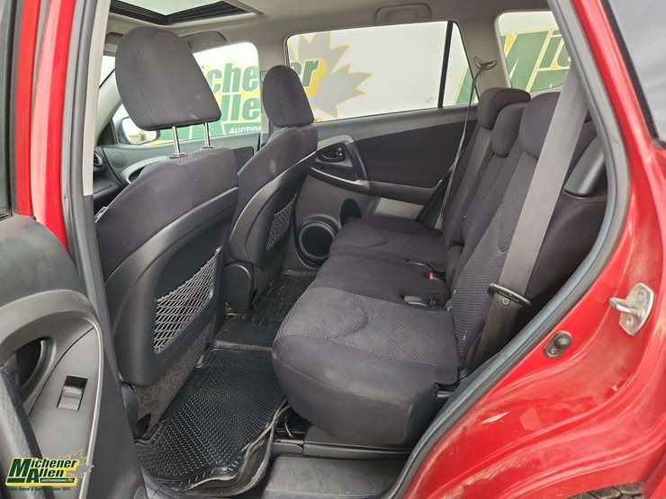 2010-toyota-rav4-image-16