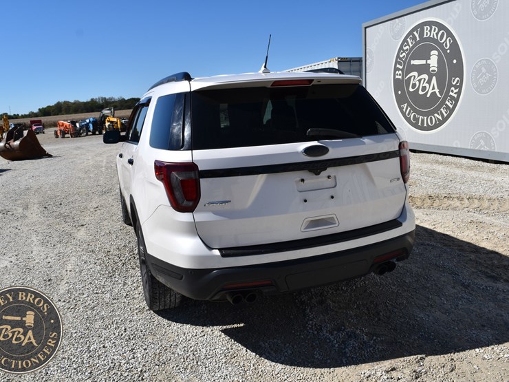 2018-ford-explorer-image-3