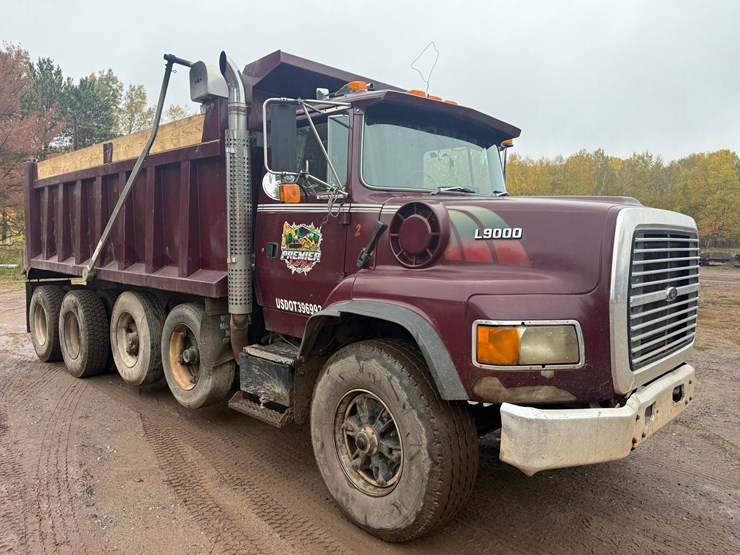 1992-ford-l9000-image-7