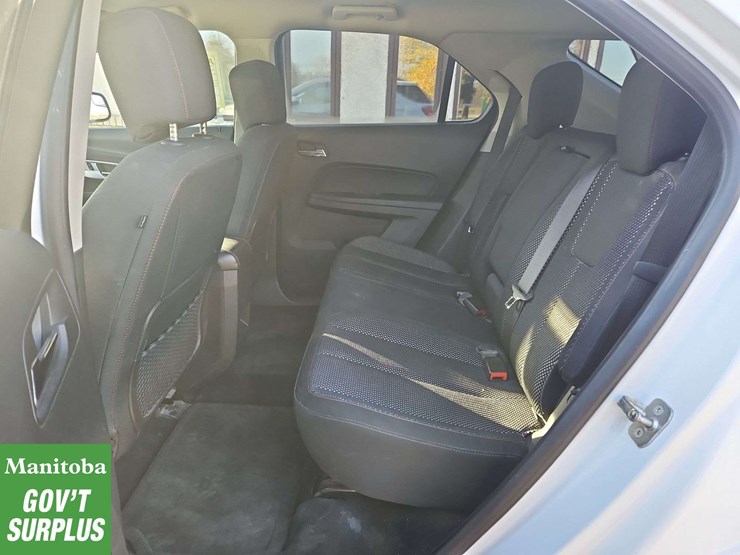2013-chevrolet-equinox-image-24