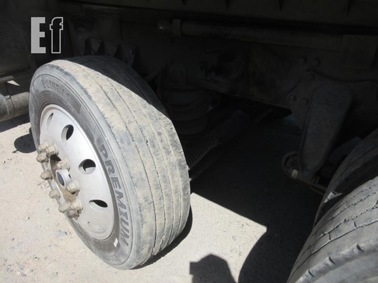 2013-freightliner-cascadia-125-image-21