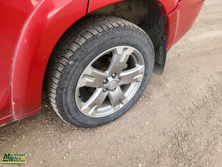 2010-toyota-rav4-image-29