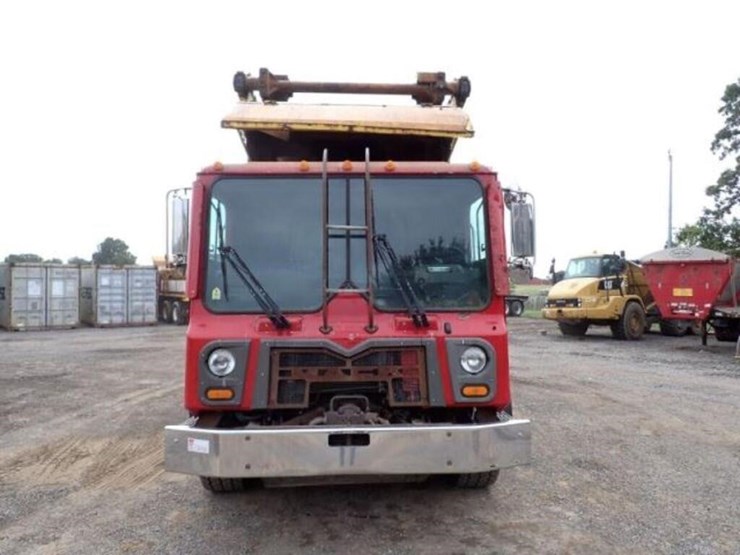 2017-mack-mru613-image-2