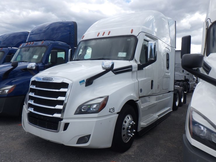 2022-freightliner-cascadia-126-image-1