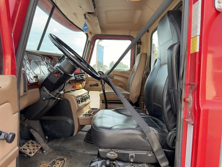 2005-mack-granite-cv713-image-23
