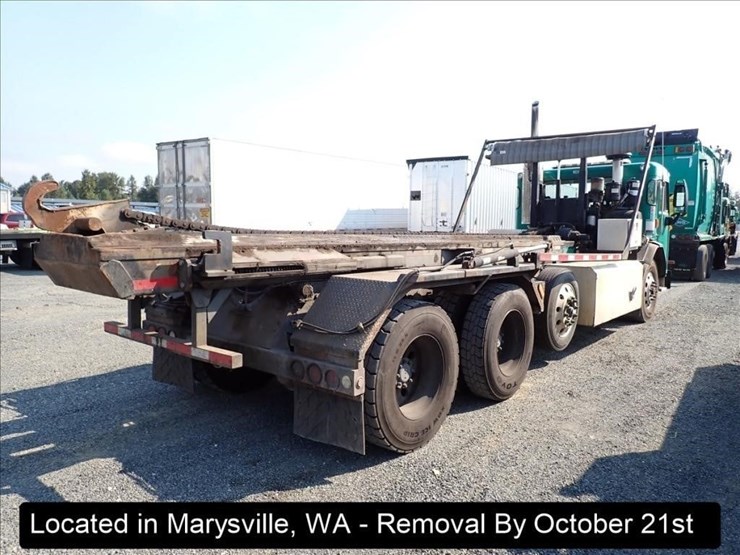 2016-peterbilt-320-image-28