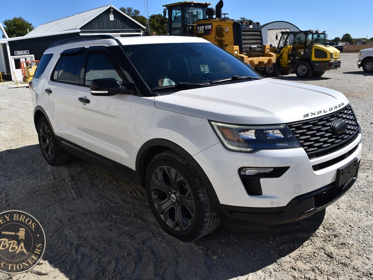 2018-ford-explorer-image-17