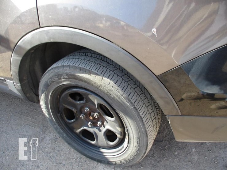 2015-ford-explorer-image-15