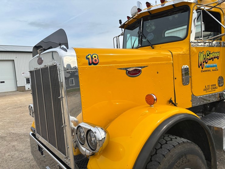1982-peterbilt-359-image-8