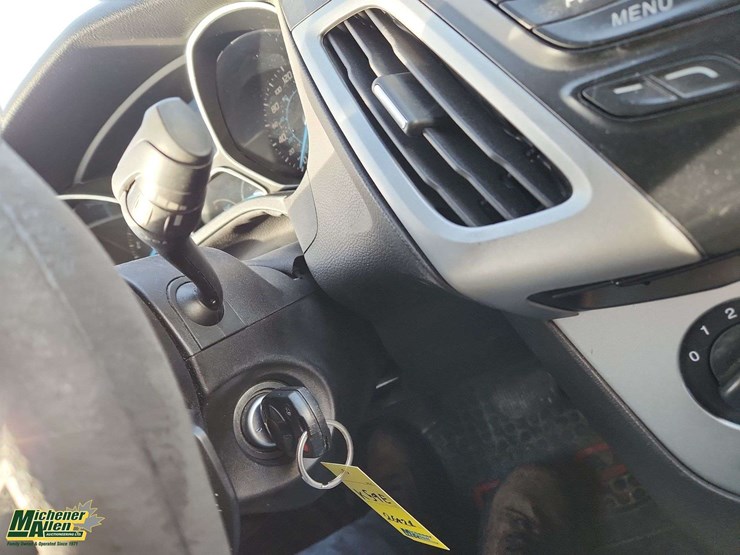 2012-ford-focus-se-image-22