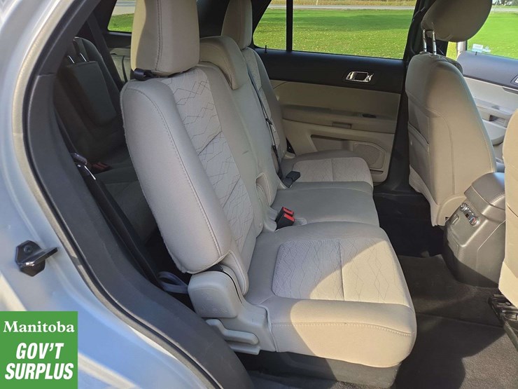 2013-ford-explorer-image-27