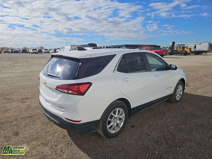 2022-chevrolet-equinox-image-3