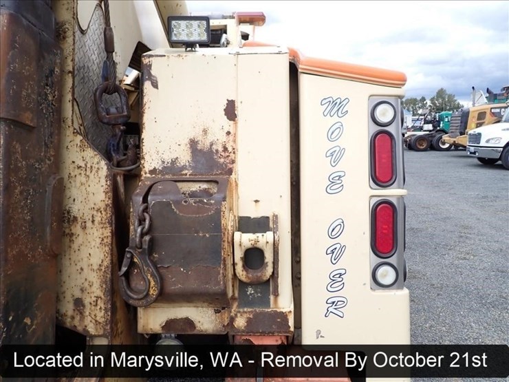 1993-peterbilt-378-image-13