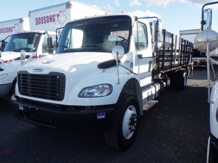 2020-freightliner-m2-106-image-1
