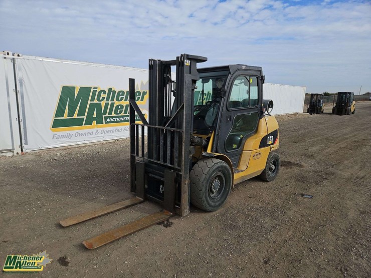 2020-caterpillar-gp45n1-image-1