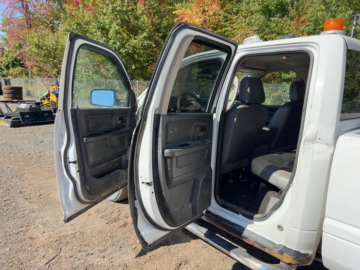 2013-dodge-ram-1500-image-15