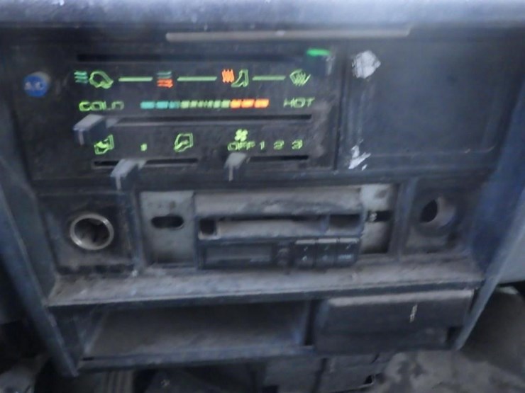 1994-isuzu-npr-image-32