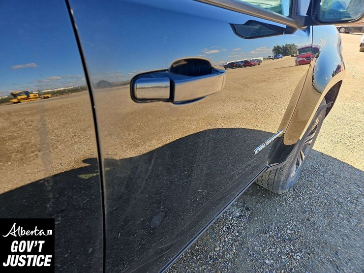 2022-chevrolet-colorado-image-10