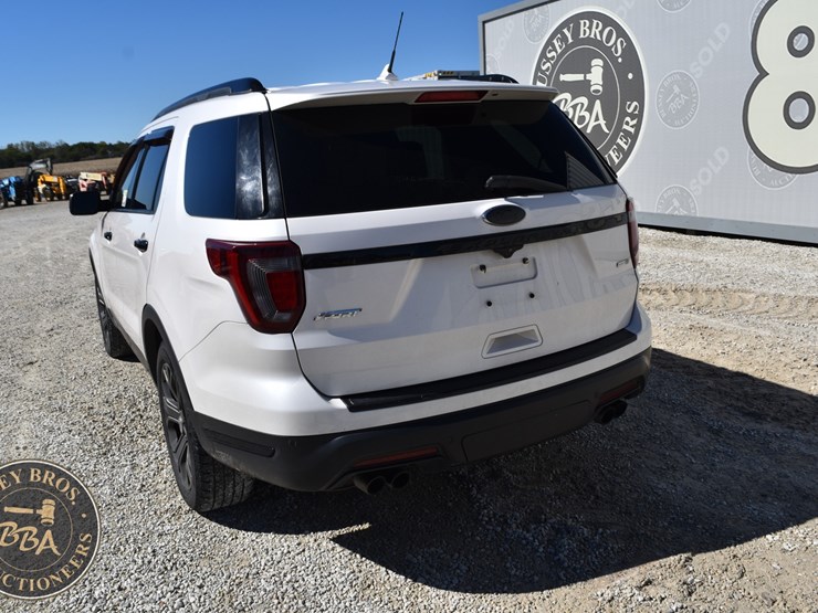 2018-ford-explorer-image-14