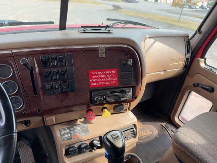 2005-mack-granite-cv713-image-26
