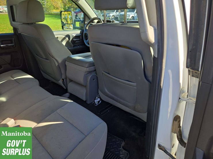 2015-chevrolet-silverado-1500-image-28
