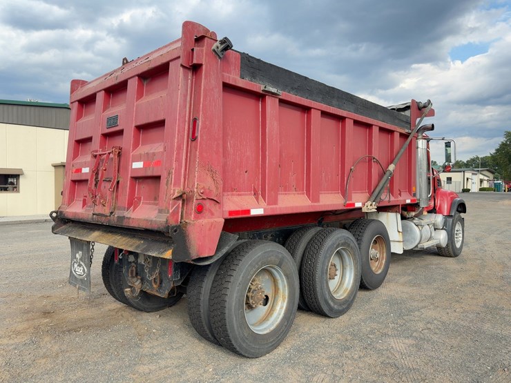 2005-mack-granite-cv713-image-5