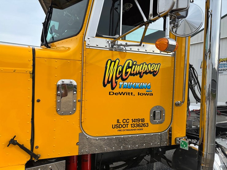 1982-peterbilt-359-image-12
