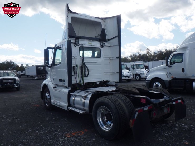 2019-volvo-vnr300-image-10