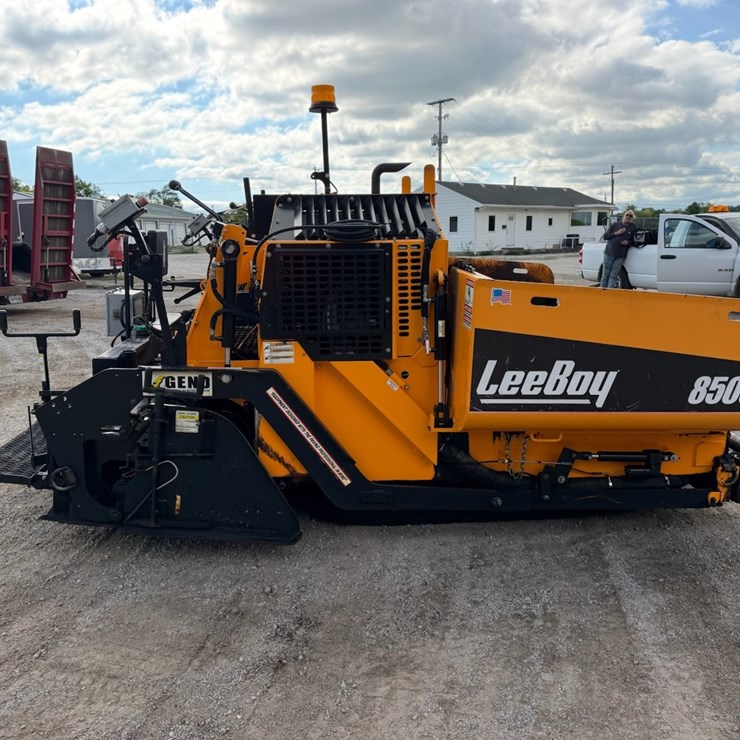 2023 LEEBOY 8500E