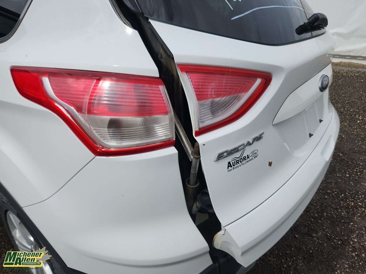 2015-ford-escape-se-image-47
