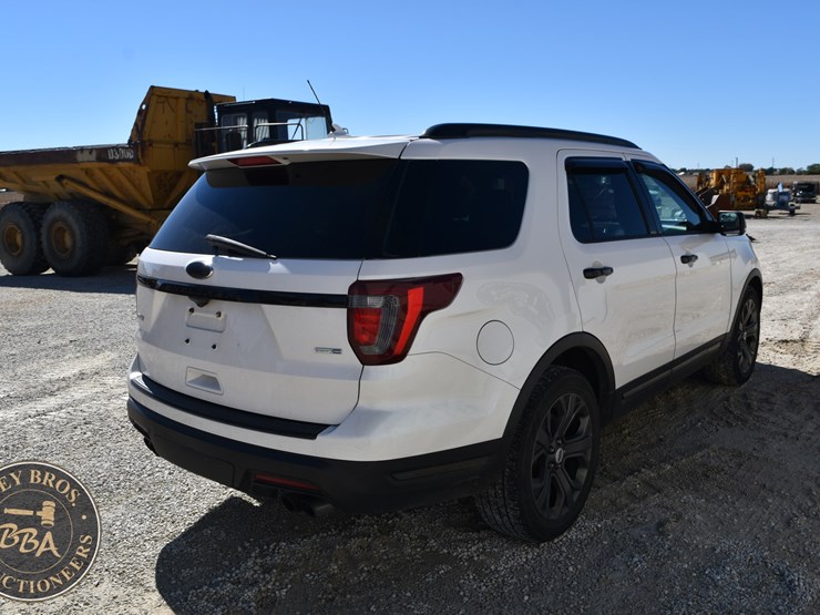 2018-ford-explorer-image-4