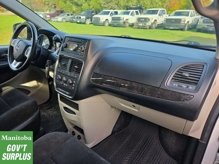 2012-dodge-grand-caravan-image-31