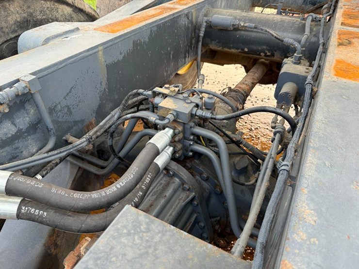 komatsu-hm350-2-image-58