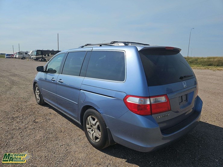 2006-honda-odyssey-image-3
