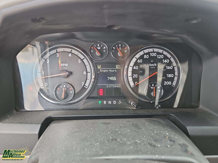 2012-dodge-1500-image-21