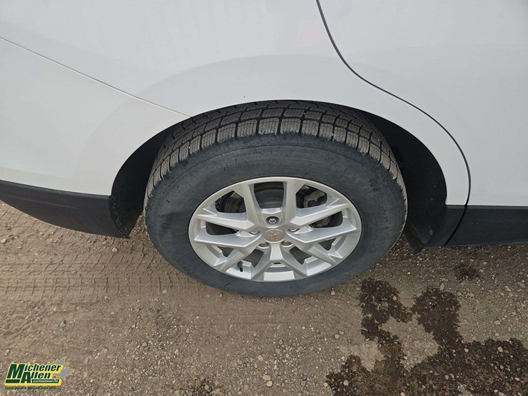 2022-chevrolet-equinox-image-12