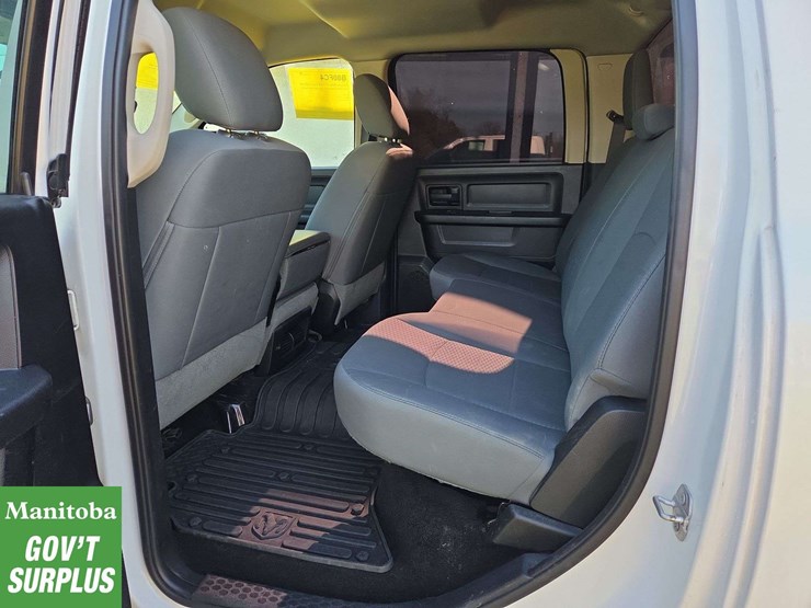 2015-dodge-1500-image-24