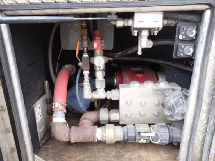 2015-freightliner-114sd-image-78