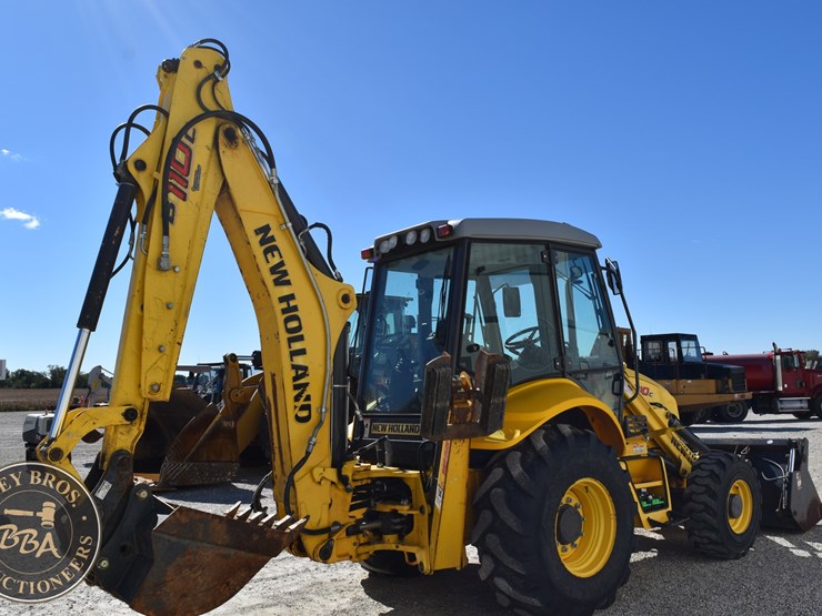 2013-new-holland-b110c-image-4