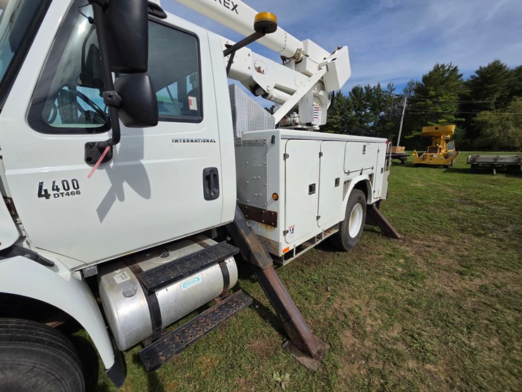 2007-international-durastar-4400-image-34