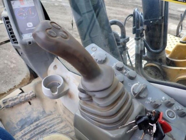 2012-deere-350g-lc-image-12