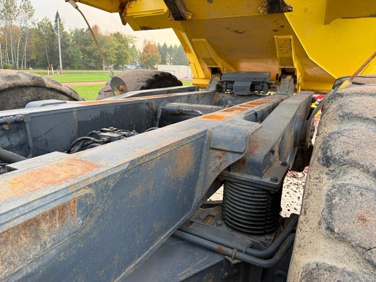 komatsu-hm350-2-image-57