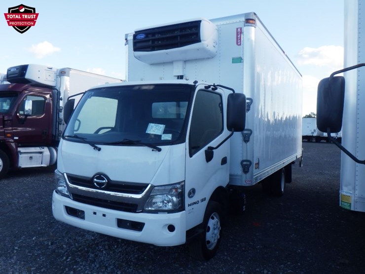 2019-hino-155-image-1